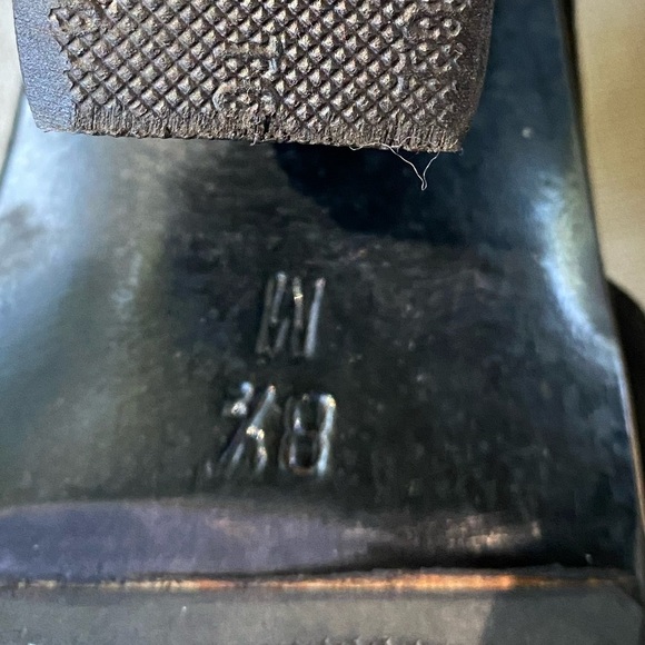 CERTIFIED Authentic Yves Saint Laurent black heels - Picture 10 of 10